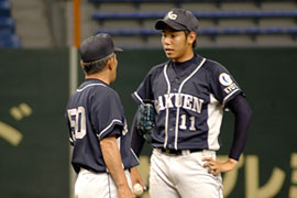 宮内くんに激を飛ばす石田監督